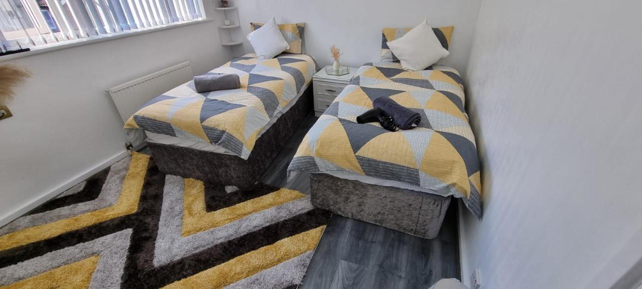Centrally Located W/ Free Parking & Smart Tv Лідс Екстер'єр фото
