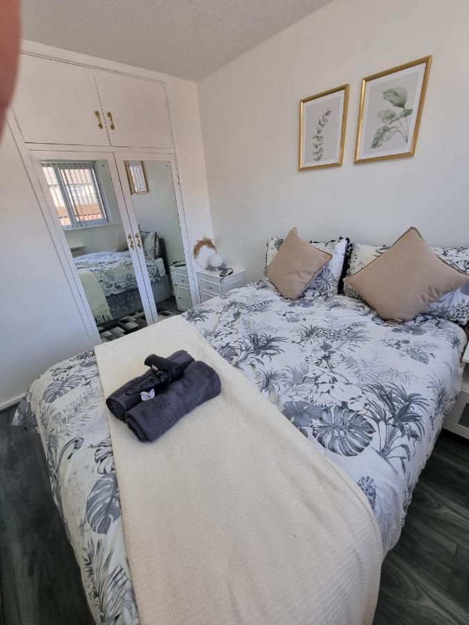 Centrally Located W/ Free Parking & Smart Tv Лідс Екстер'єр фото